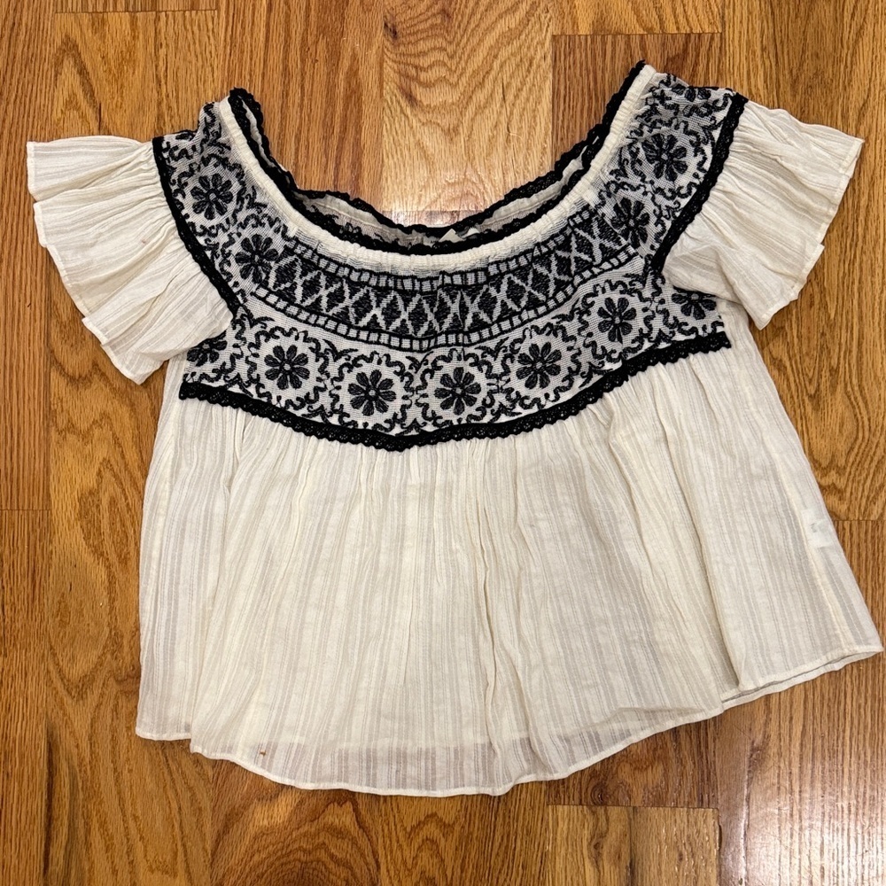 American Eagle off the shoulder embroidered cream and Black Women's Top